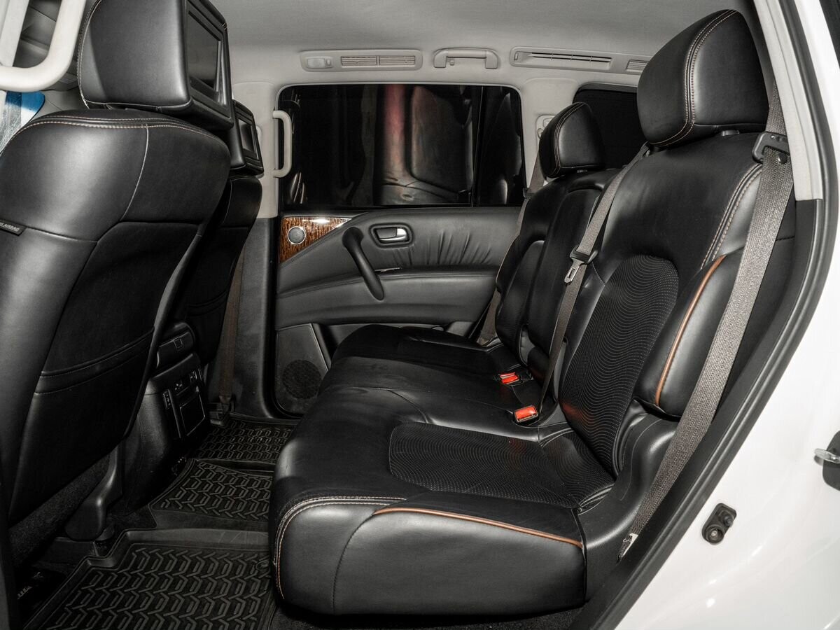 Nissan Patrol 2012 - фото автомобиля