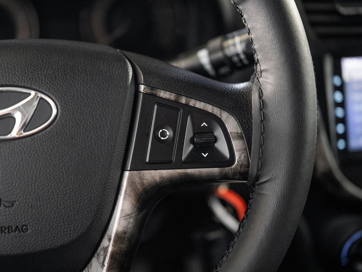 Hyundai Solaris 2012 - фото автомобиля
