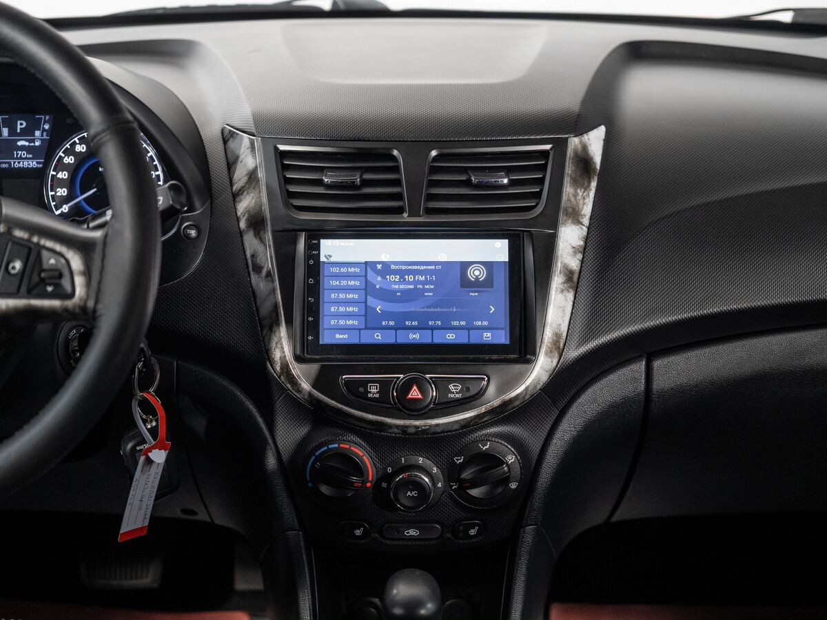 Hyundai Solaris 2012 - фото автомобиля