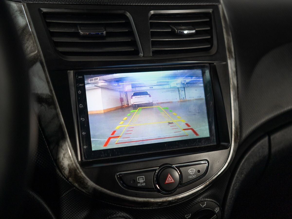 Hyundai Solaris 2012 - фото автомобиля