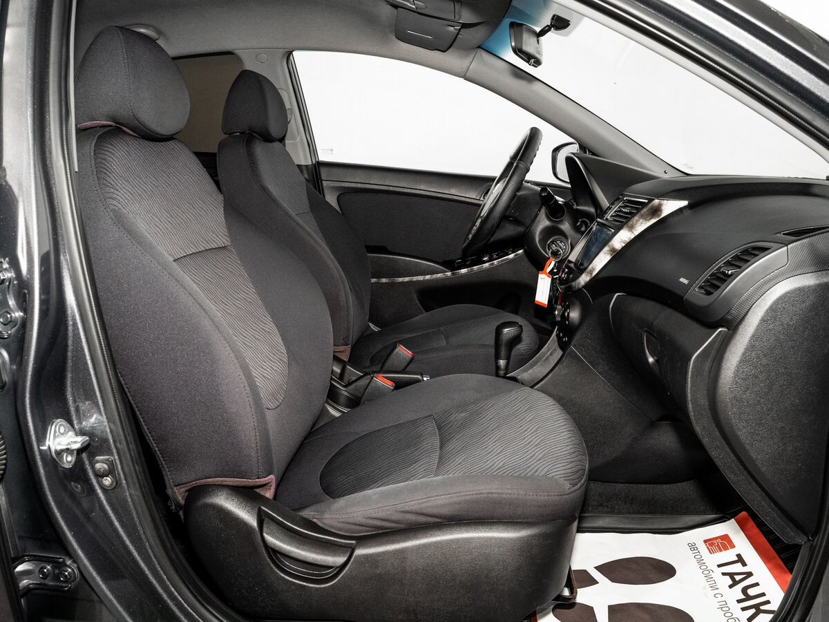 Hyundai Solaris 2012 - фото автомобиля