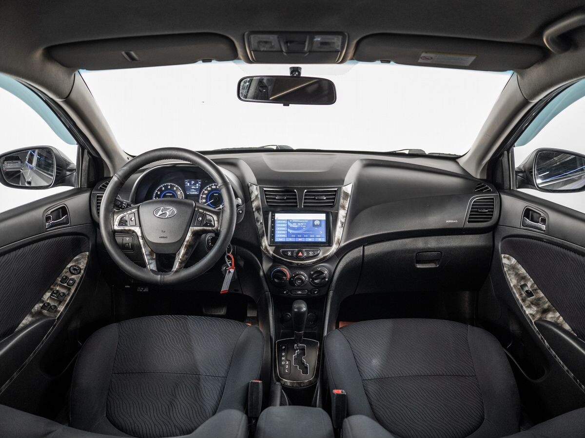 Hyundai Solaris 2012 - фото автомобиля