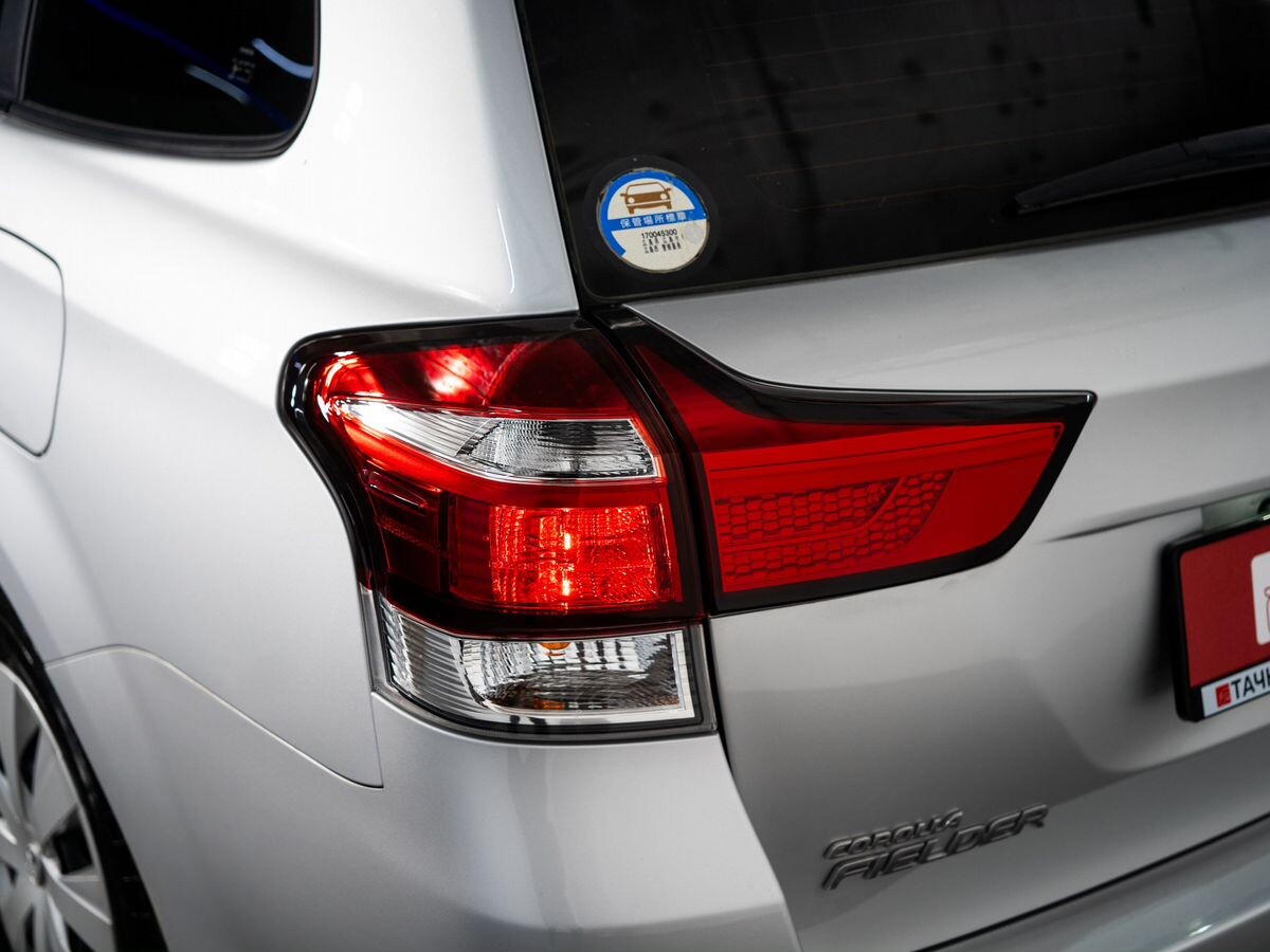 Toyota Corolla Fielder 2017 - фото автомобиля