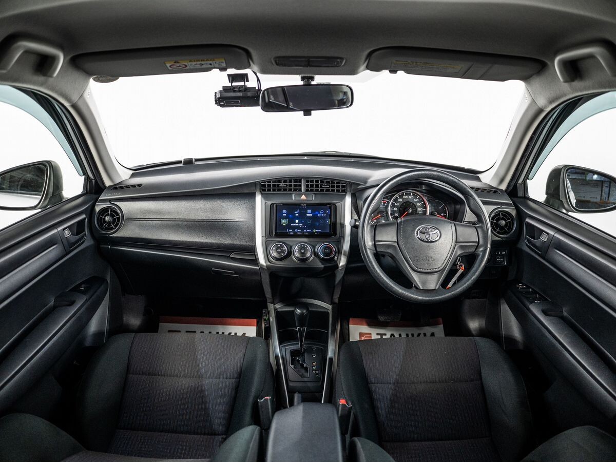 Toyota Corolla Fielder 2017 - фото автомобиля