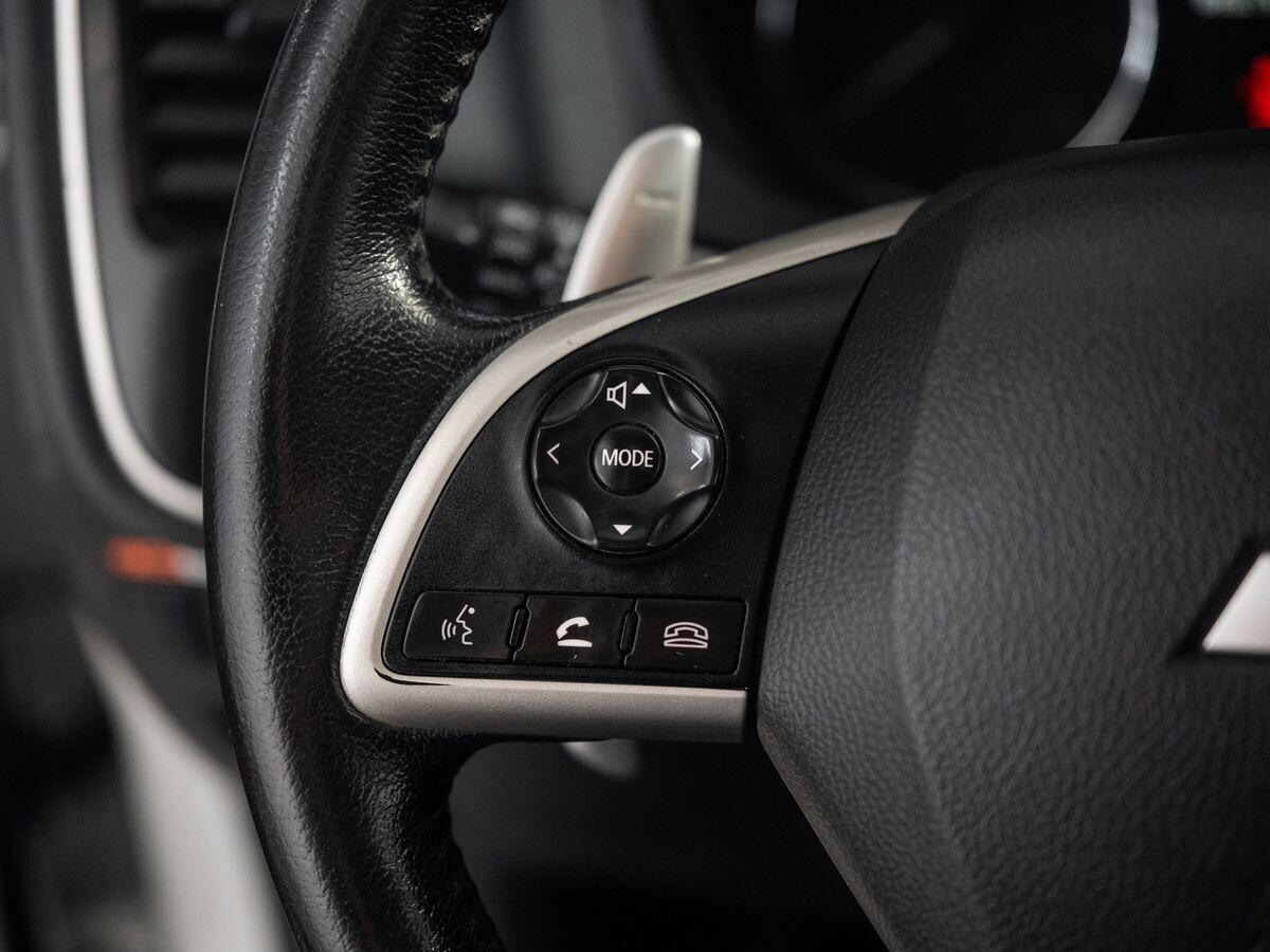 Mitsubishi Outlander 2012 - фото автомобиля