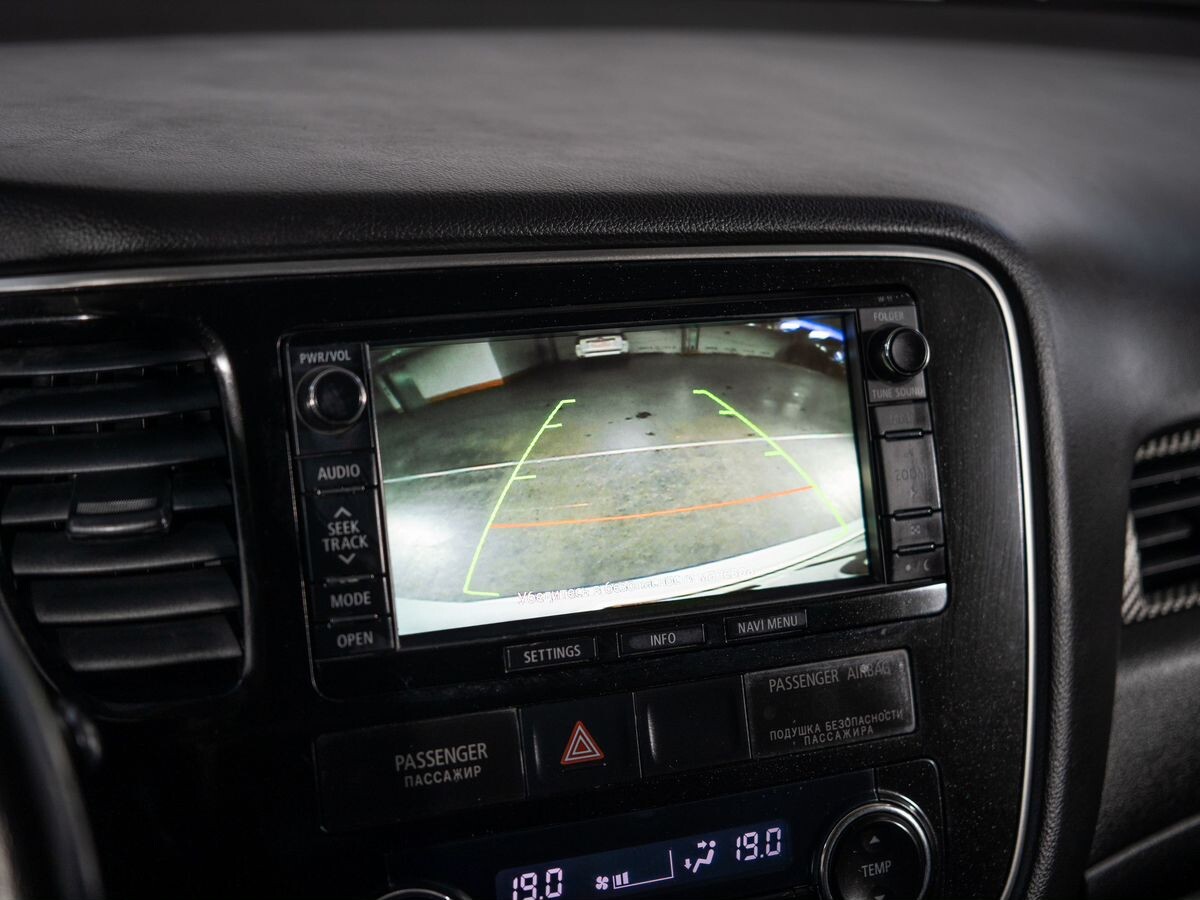 Mitsubishi Outlander 2012 - фото автомобиля