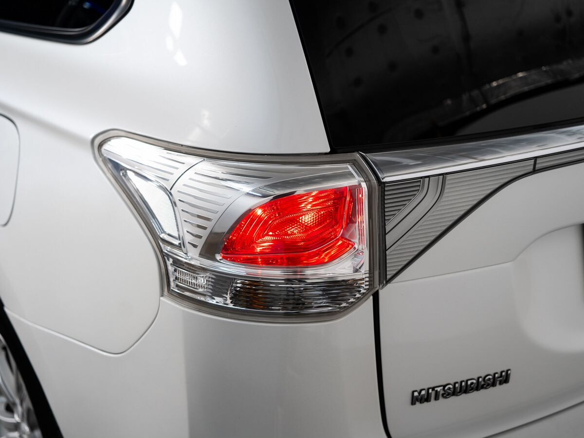Mitsubishi Outlander 2012 - фото автомобиля