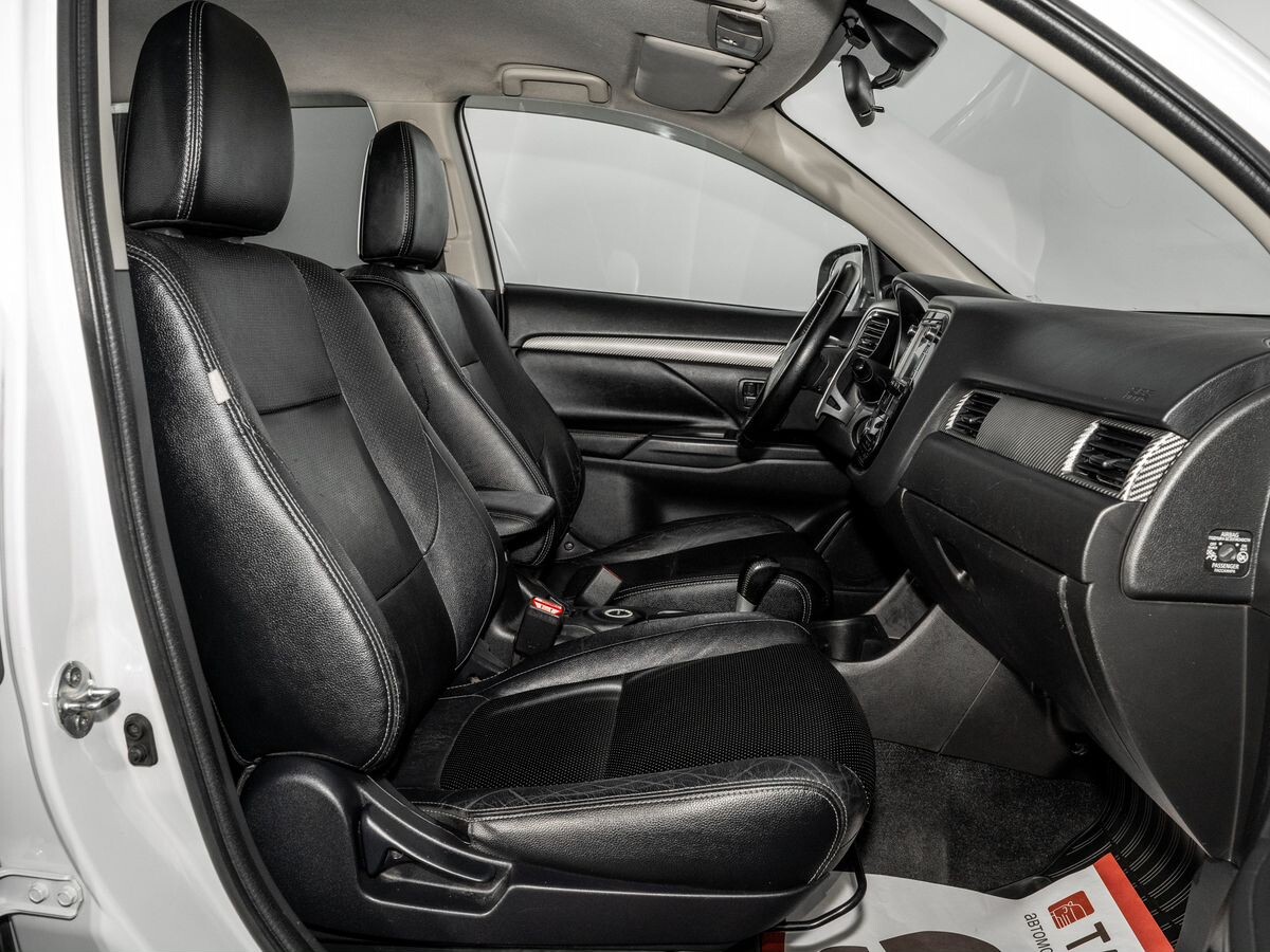 Mitsubishi Outlander 2012 - фото автомобиля