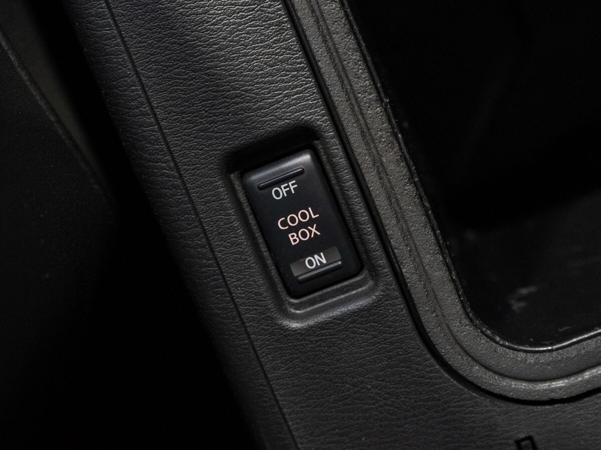 Nissan Patrol 2011 - фото автомобиля