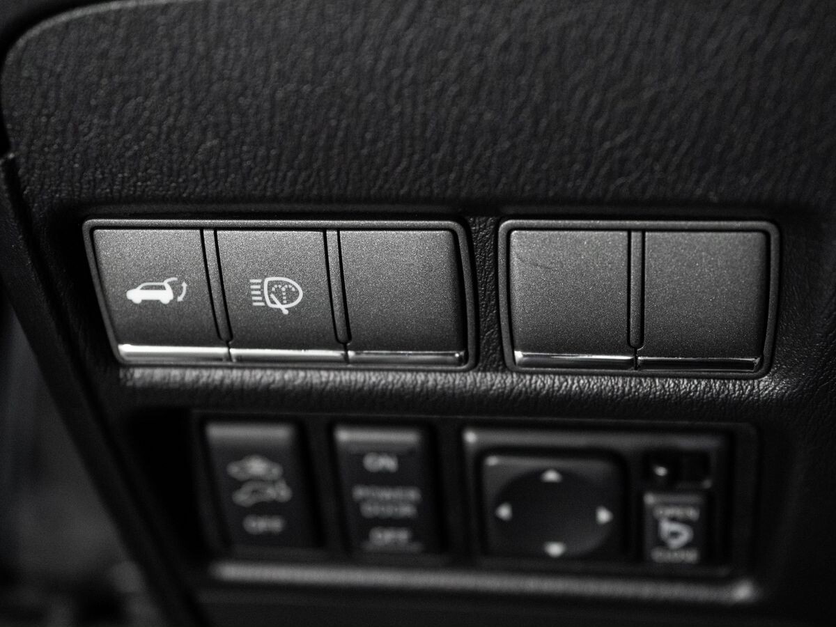 Nissan Patrol 2011 - фото автомобиля