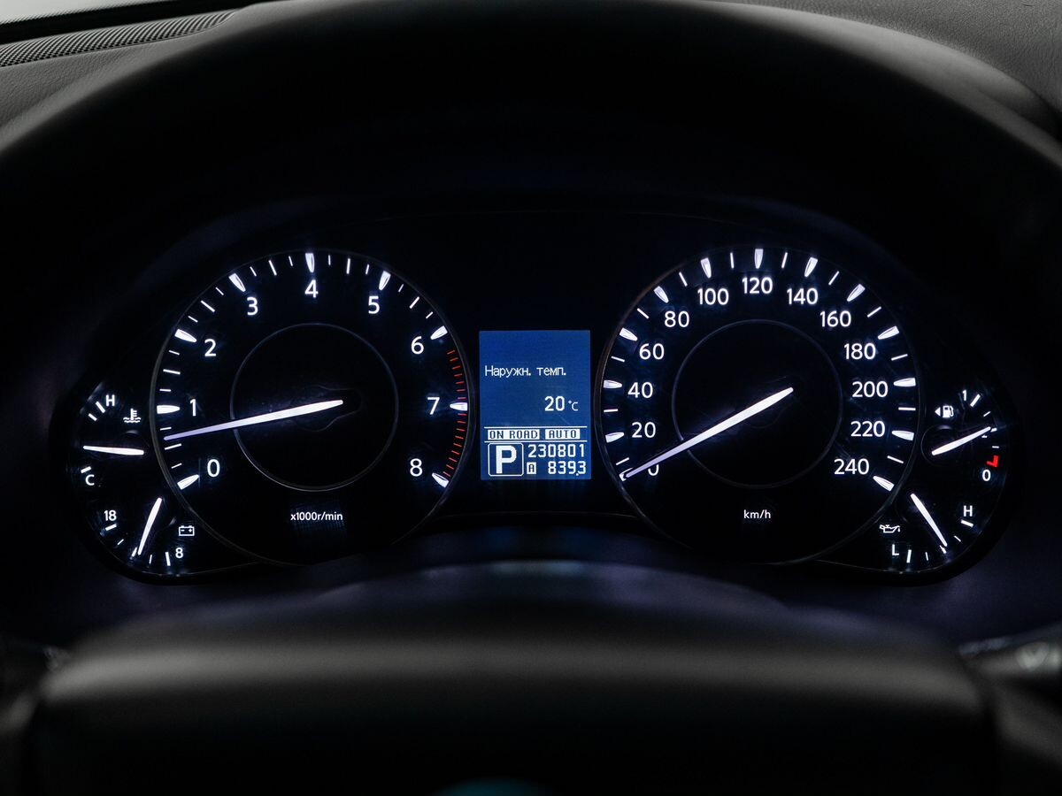 Nissan Patrol 2011 - фото автомобиля