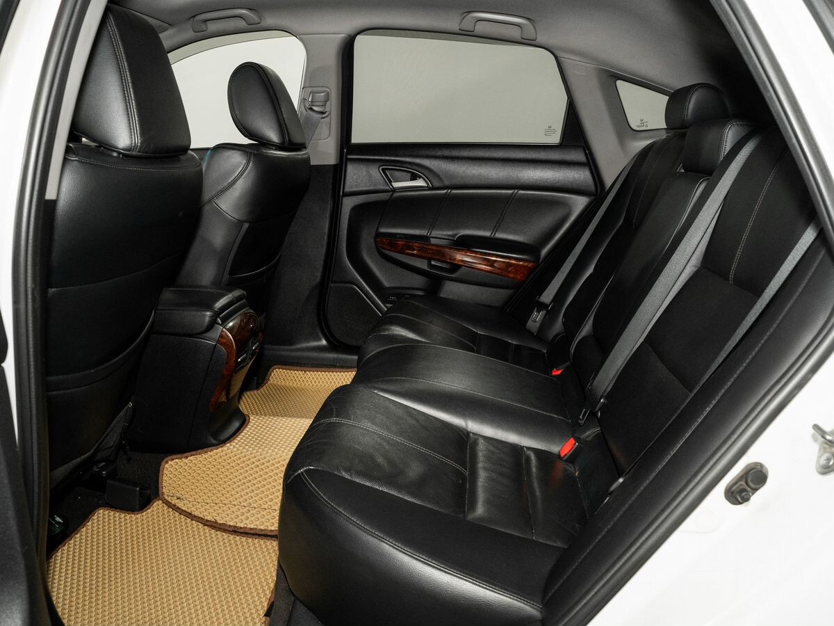 Honda Crosstour 2011 - фото автомобиля