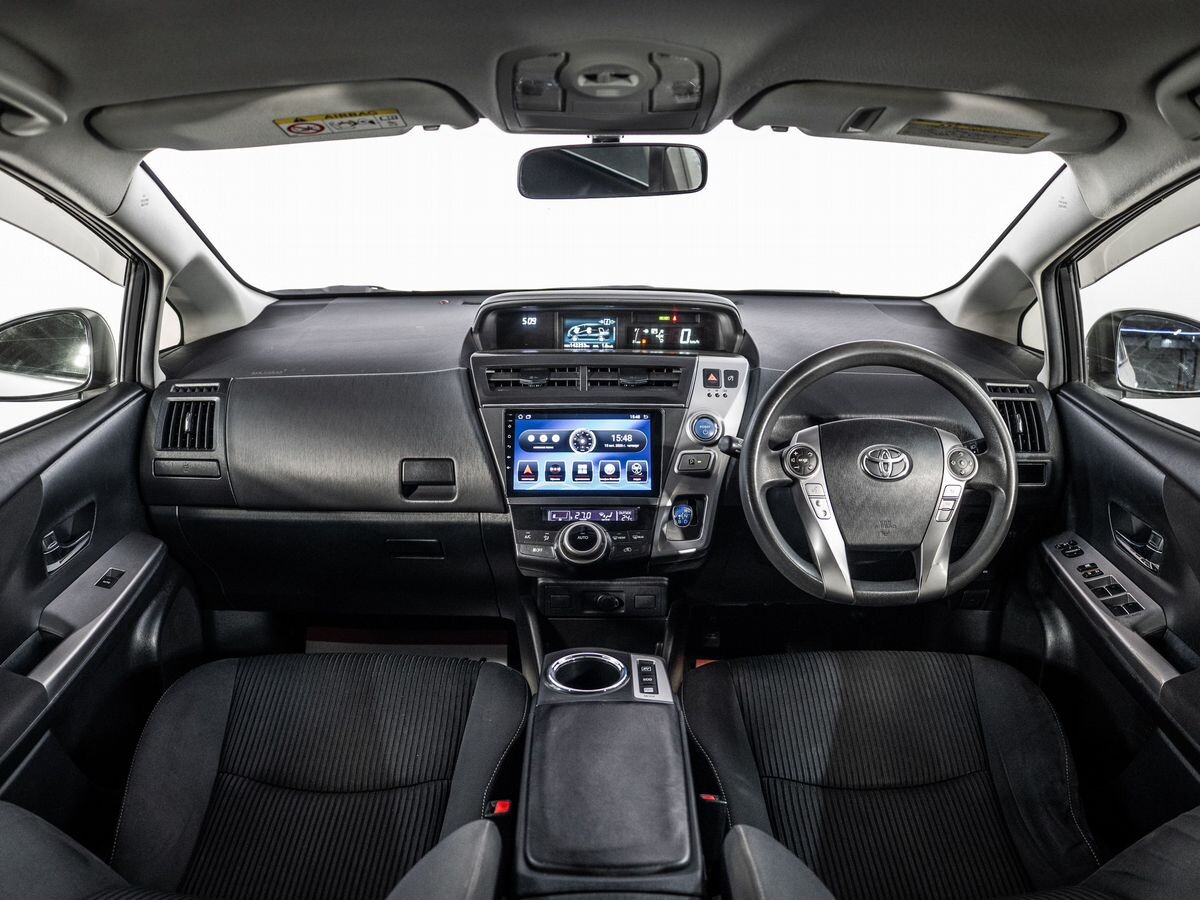 Toyota Prius Alpha 2014 - фото автомобиля