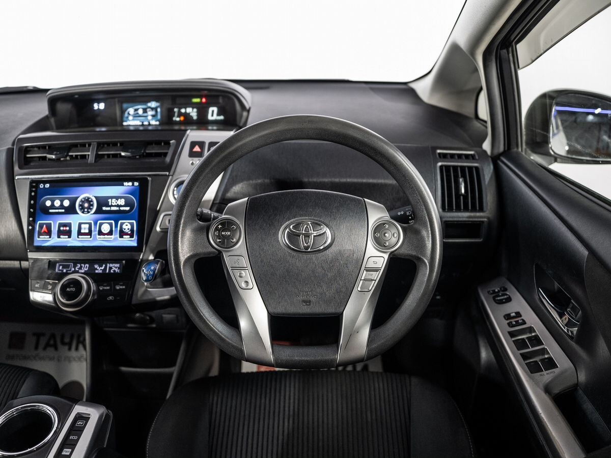Toyota Prius Alpha 2014 - фото автомобиля