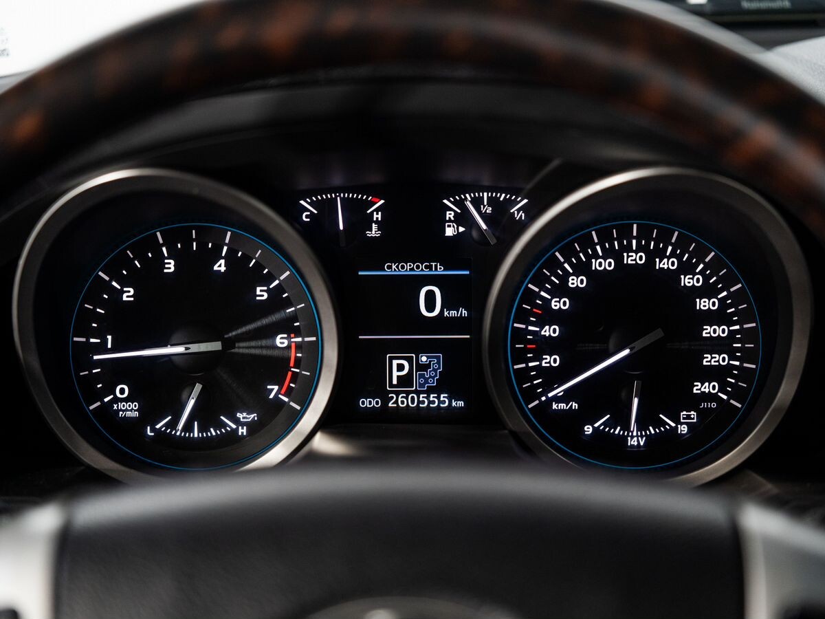 Toyota Land Cruiser 2012 - фото автомобиля