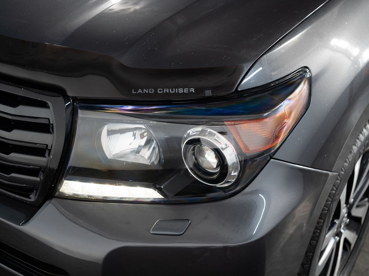 Toyota Land Cruiser 2012 - фото автомобиля
