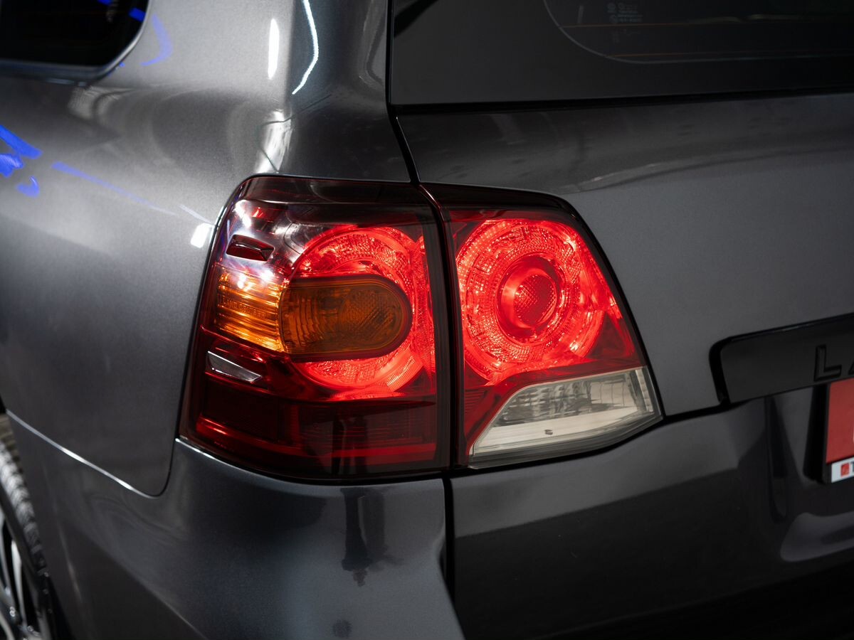 Toyota Land Cruiser 2012 - фото автомобиля