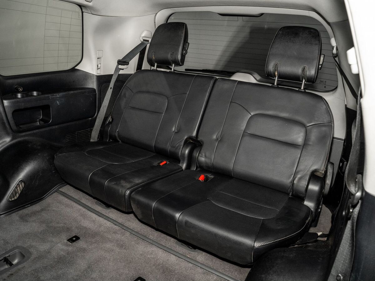 Toyota Land Cruiser 2012 - фото автомобиля