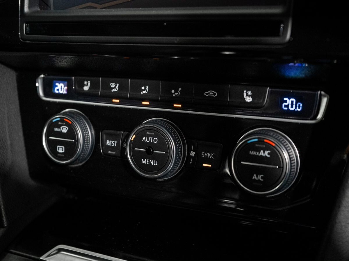 Volkswagen Passat 2015 - фото автомобиля