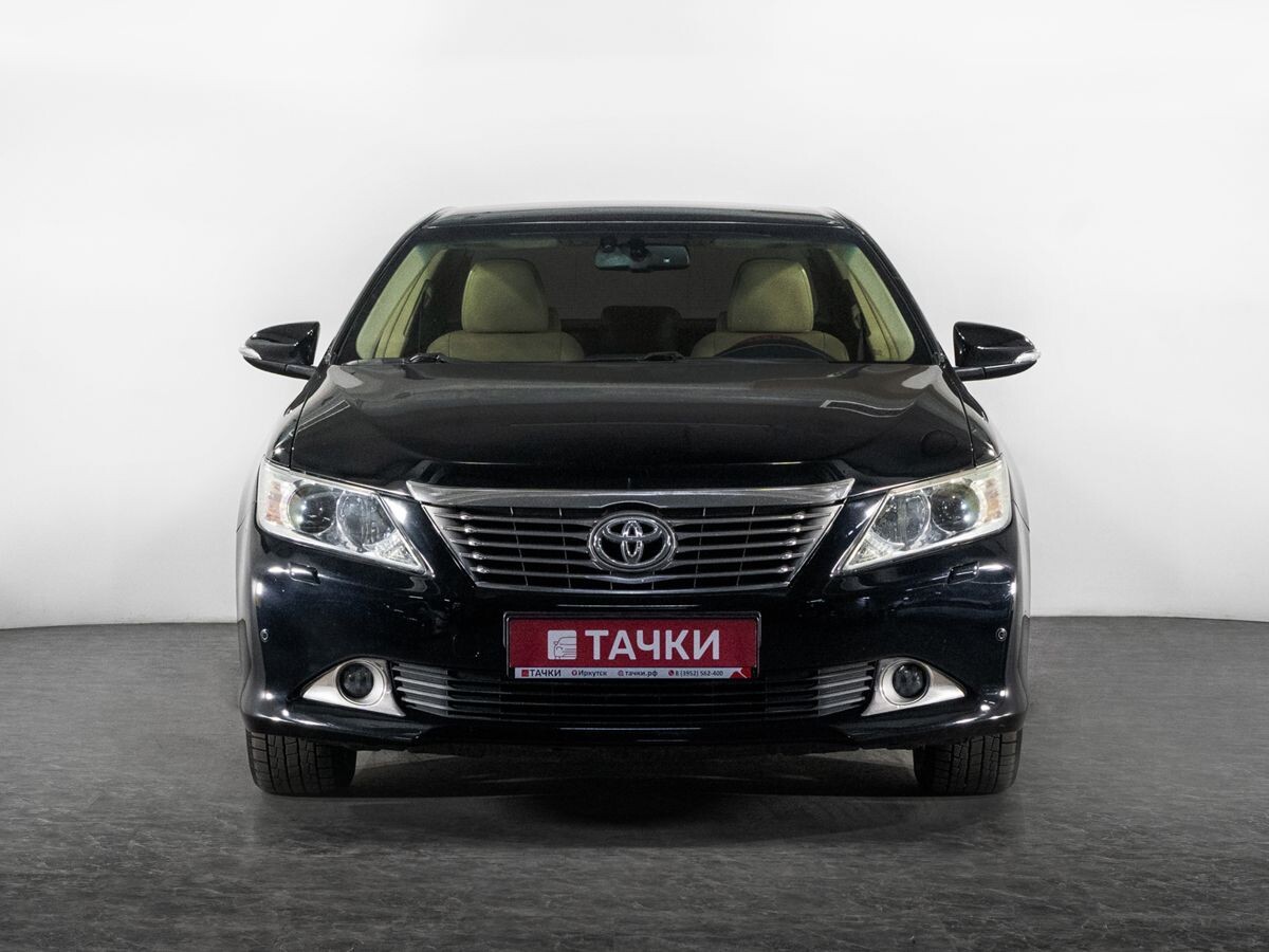 Toyota Camry 2012 - фото автомобиля
