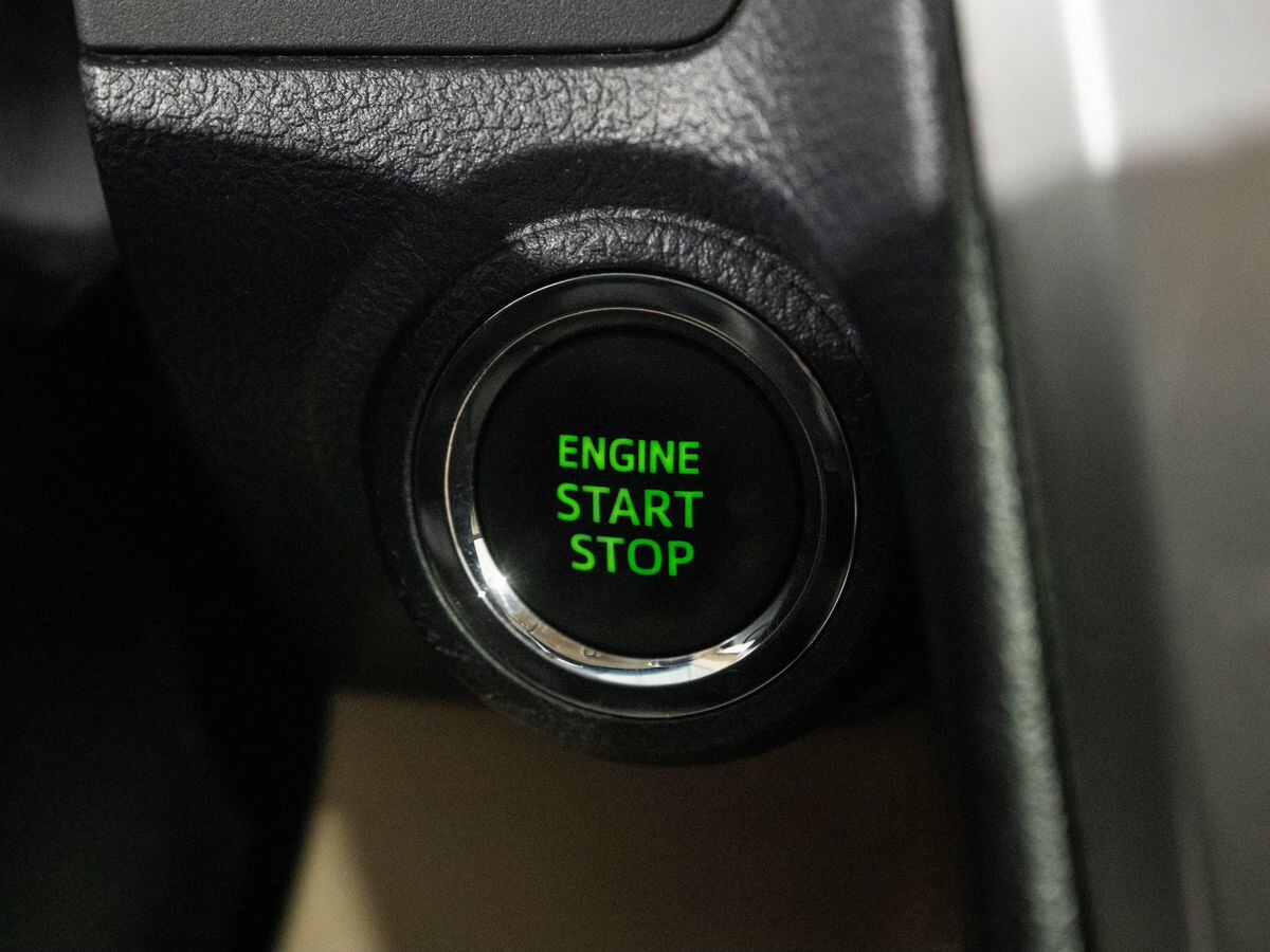 Toyota Camry 2012 - фото автомобиля