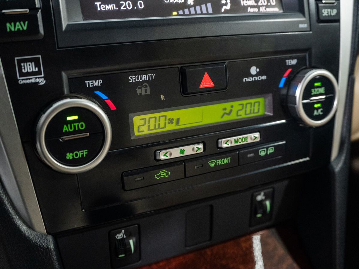 Toyota Camry 2012 - фото автомобиля