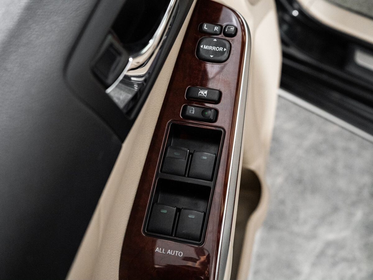Toyota Camry 2012 - фото автомобиля