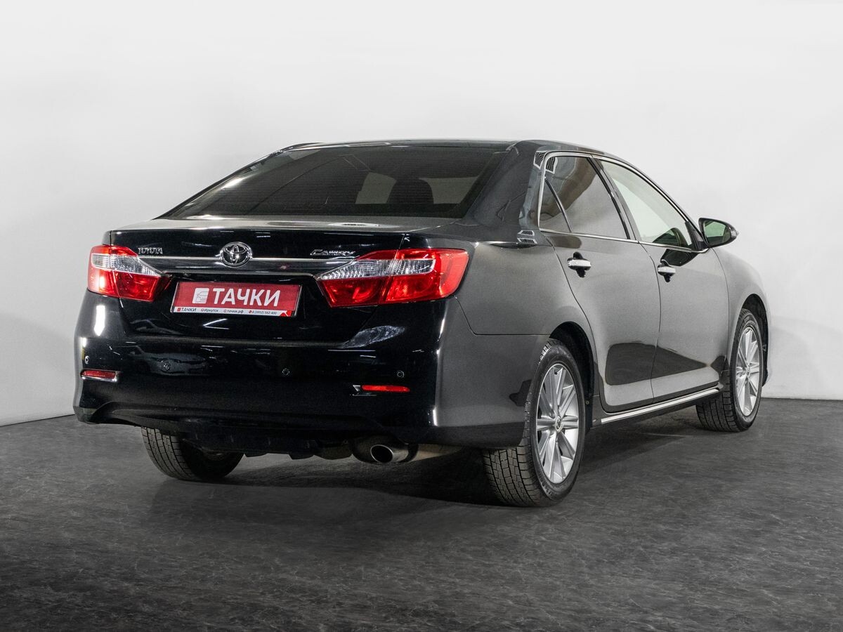 Toyota Camry 2012 - фото автомобиля
