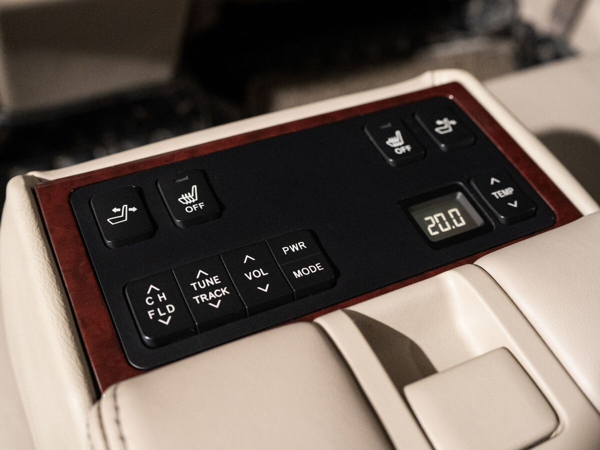 Toyota Camry 2012 - фото автомобиля