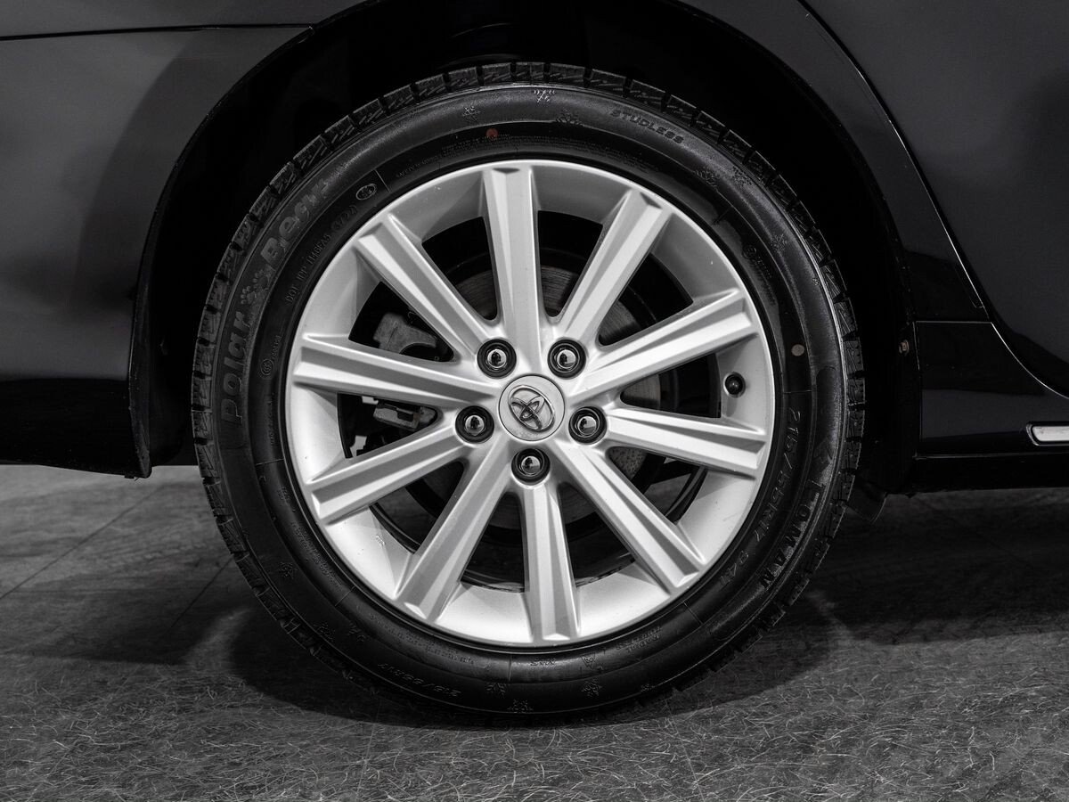 Toyota Camry 2012 - фото автомобиля