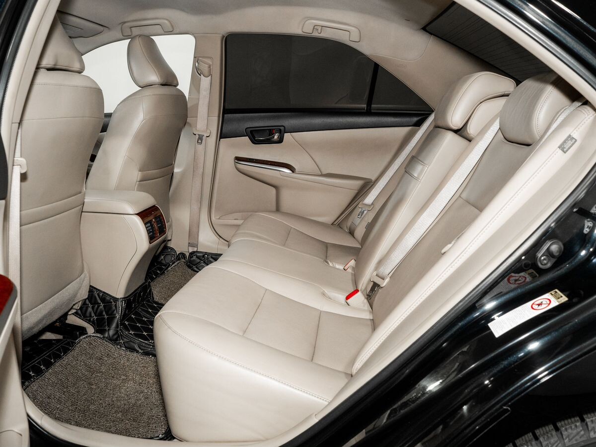 Toyota Camry 2012 - фото автомобиля