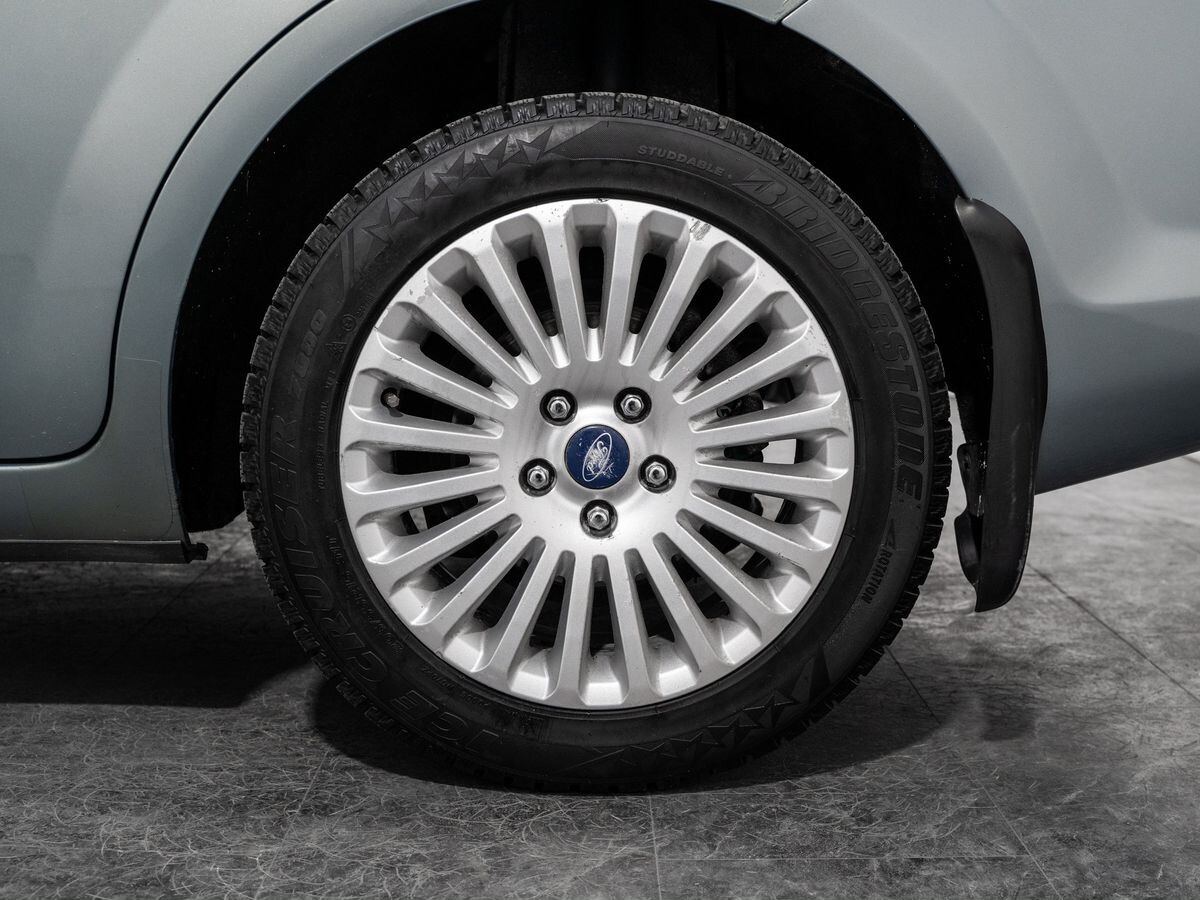 Ford Focus 2010 - фото автомобиля