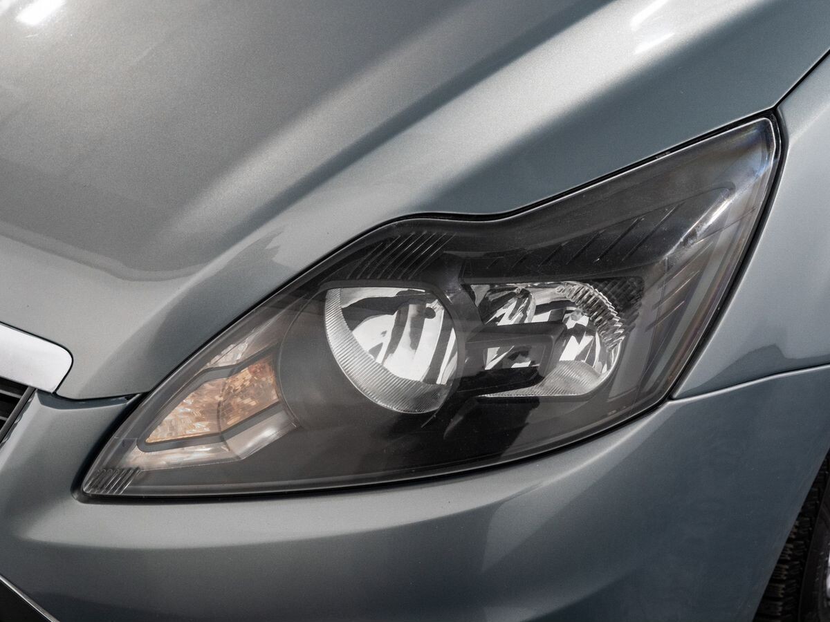 Ford Focus 2010 - фото автомобиля