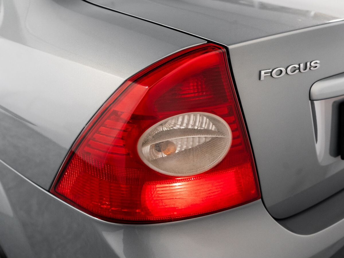 Ford Focus 2010 - фото автомобиля