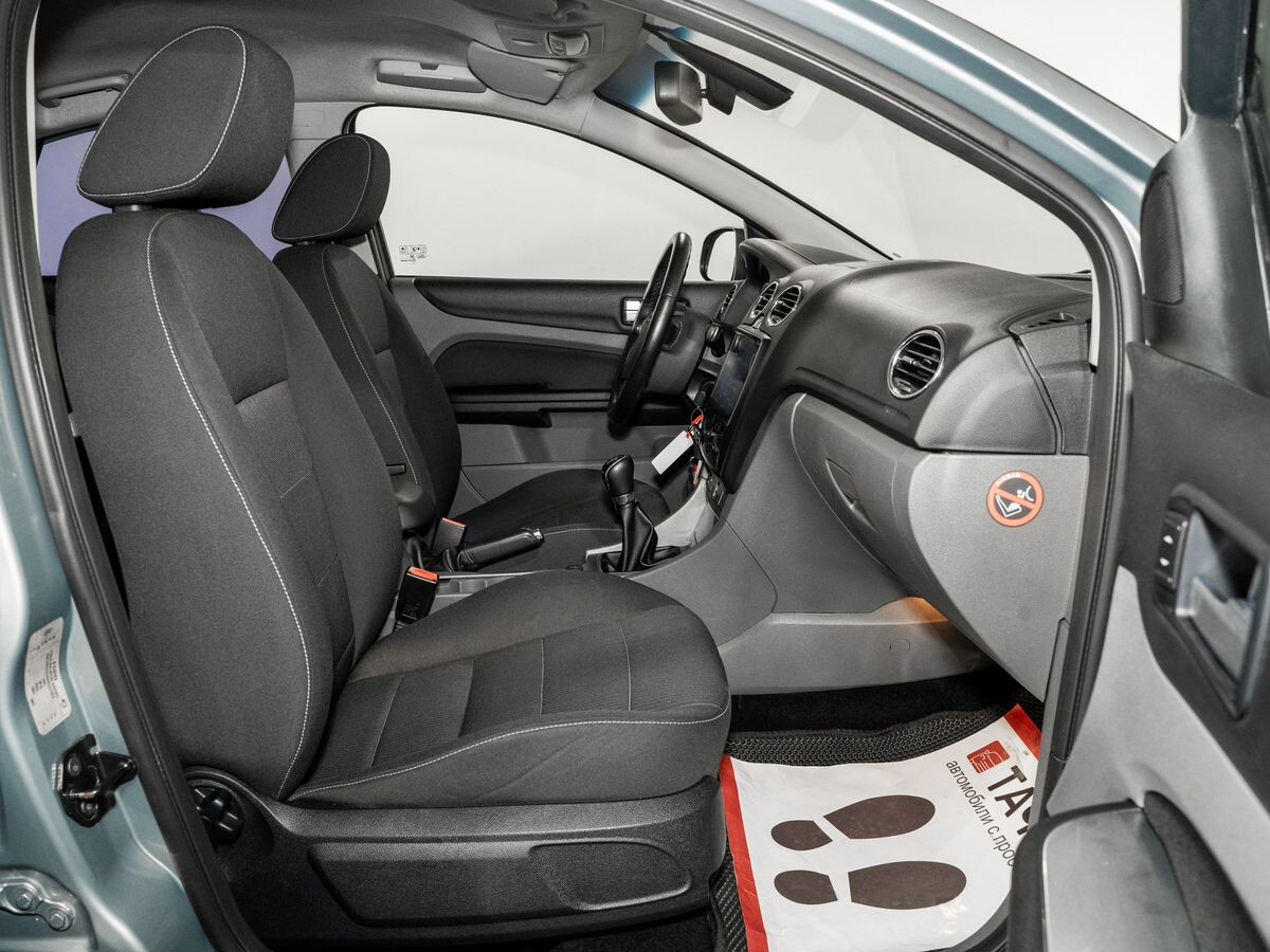 Ford Focus 2010 - фото автомобиля