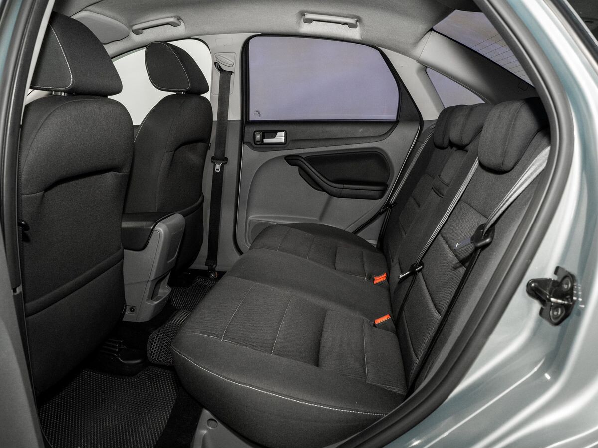 Ford Focus 2010 - фото автомобиля