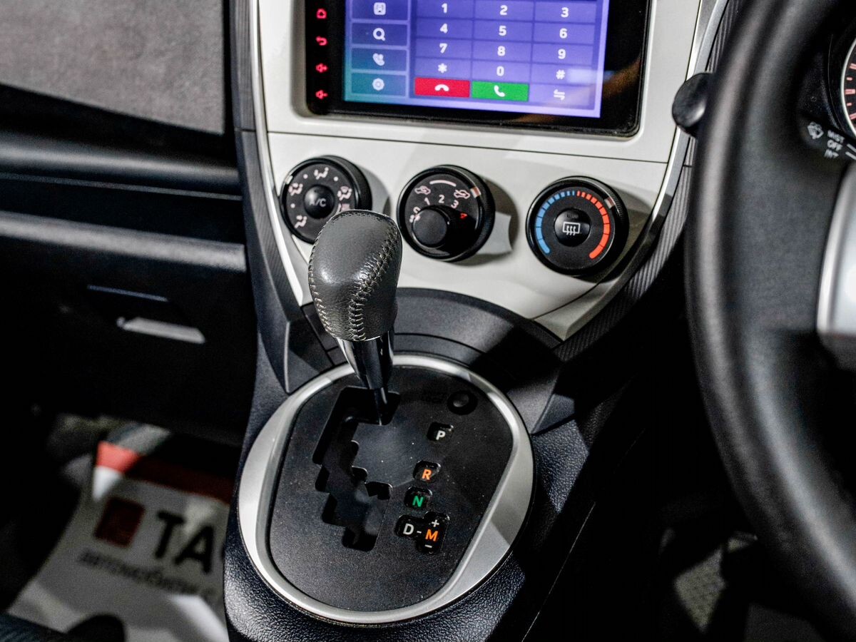 Toyota Ractis 2011 - фото автомобиля