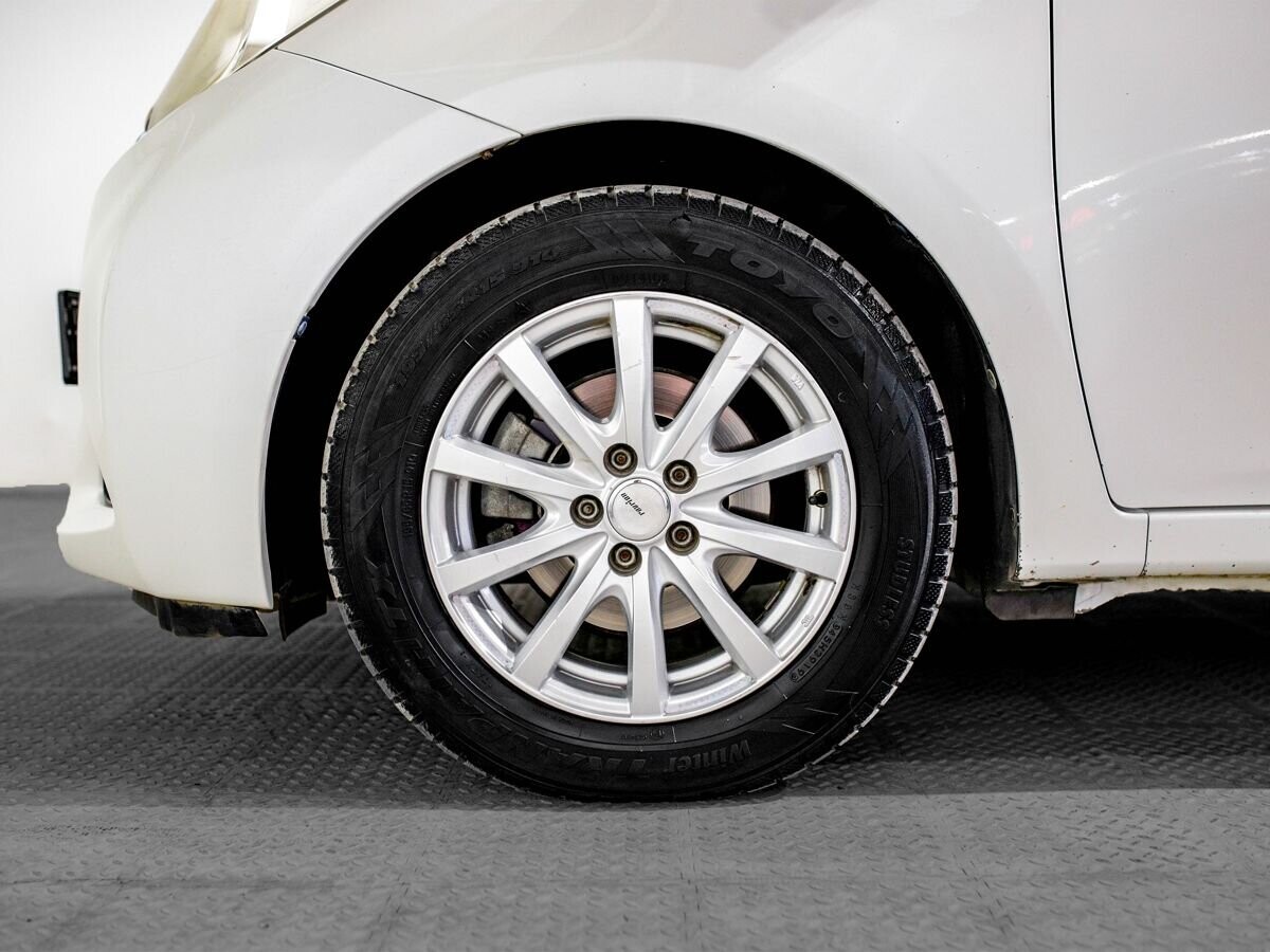 Toyota Ractis 2011 - фото автомобиля
