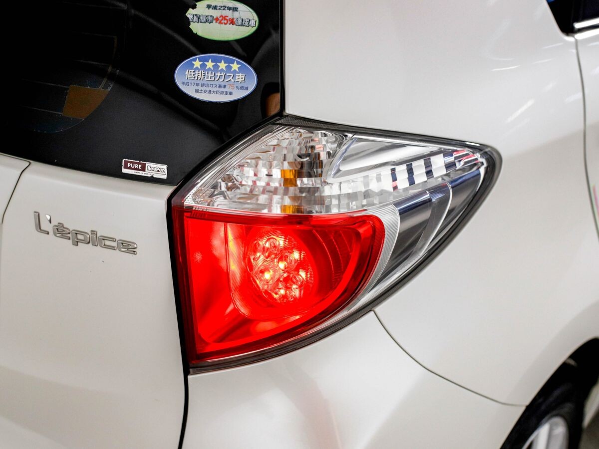 Toyota Ractis 2011 - фото автомобиля