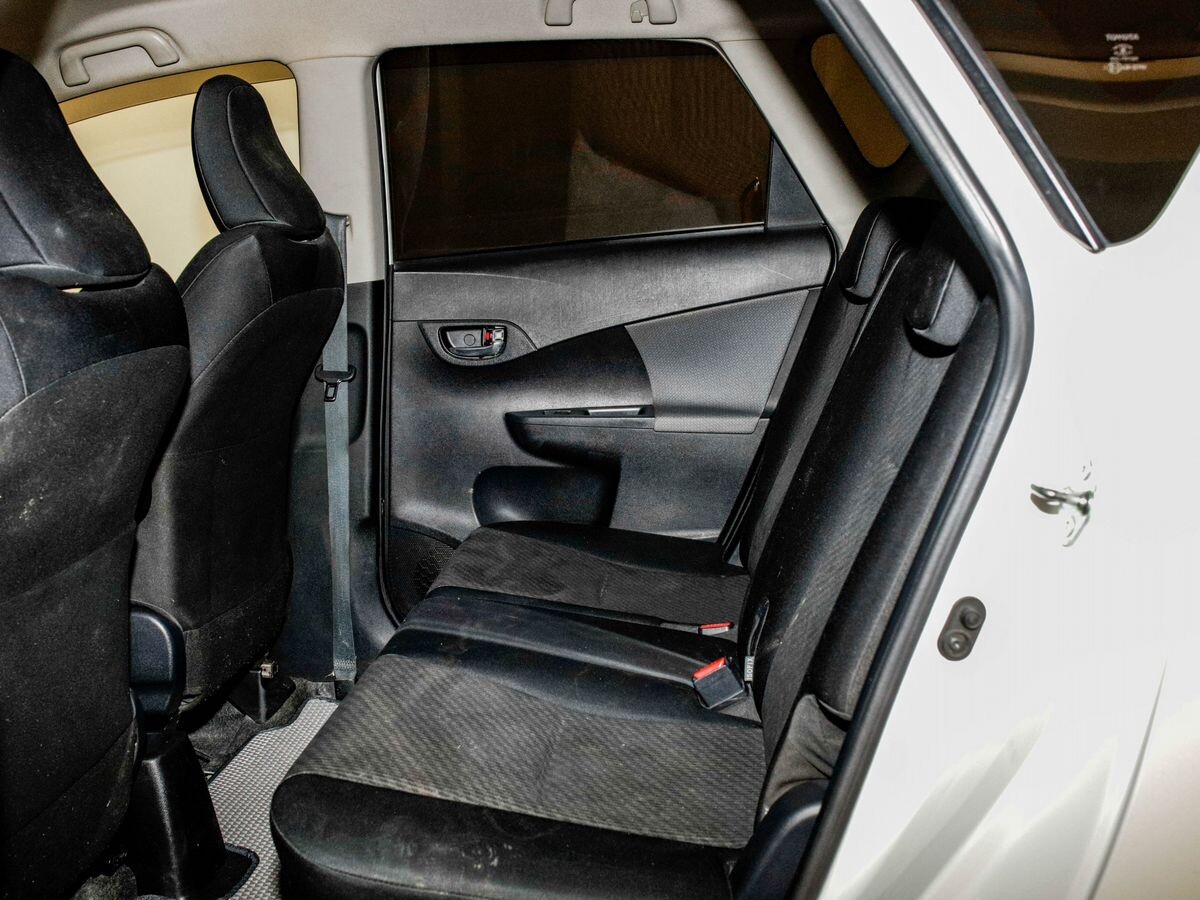 Toyota Ractis 2011 - фото автомобиля