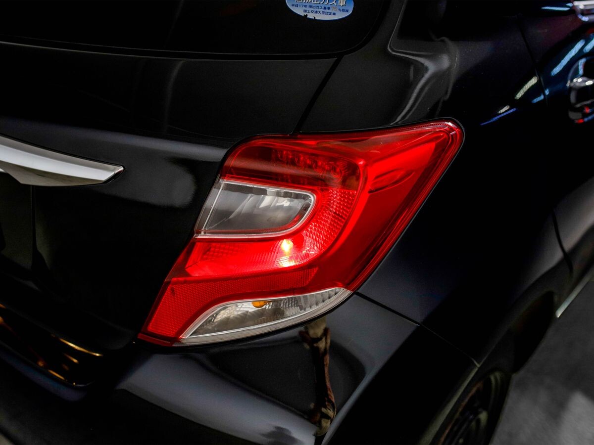 Toyota Vitz 2016 - фото автомобиля