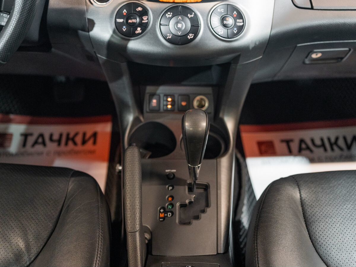 Toyota RAV4 2011 - фото автомобиля