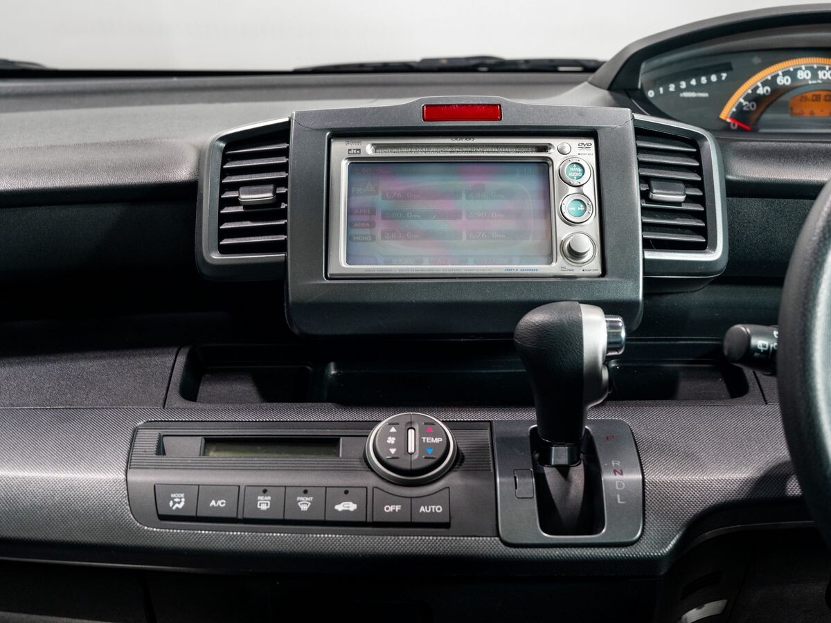 Honda Freed 2008 - фото автомобиля