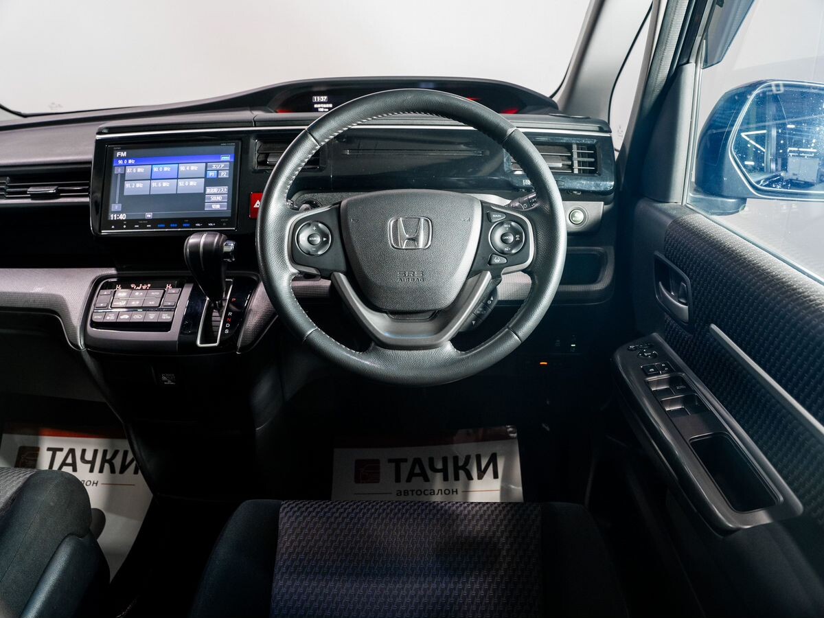 Honda Stepwgn 2017 - фото автомобиля
