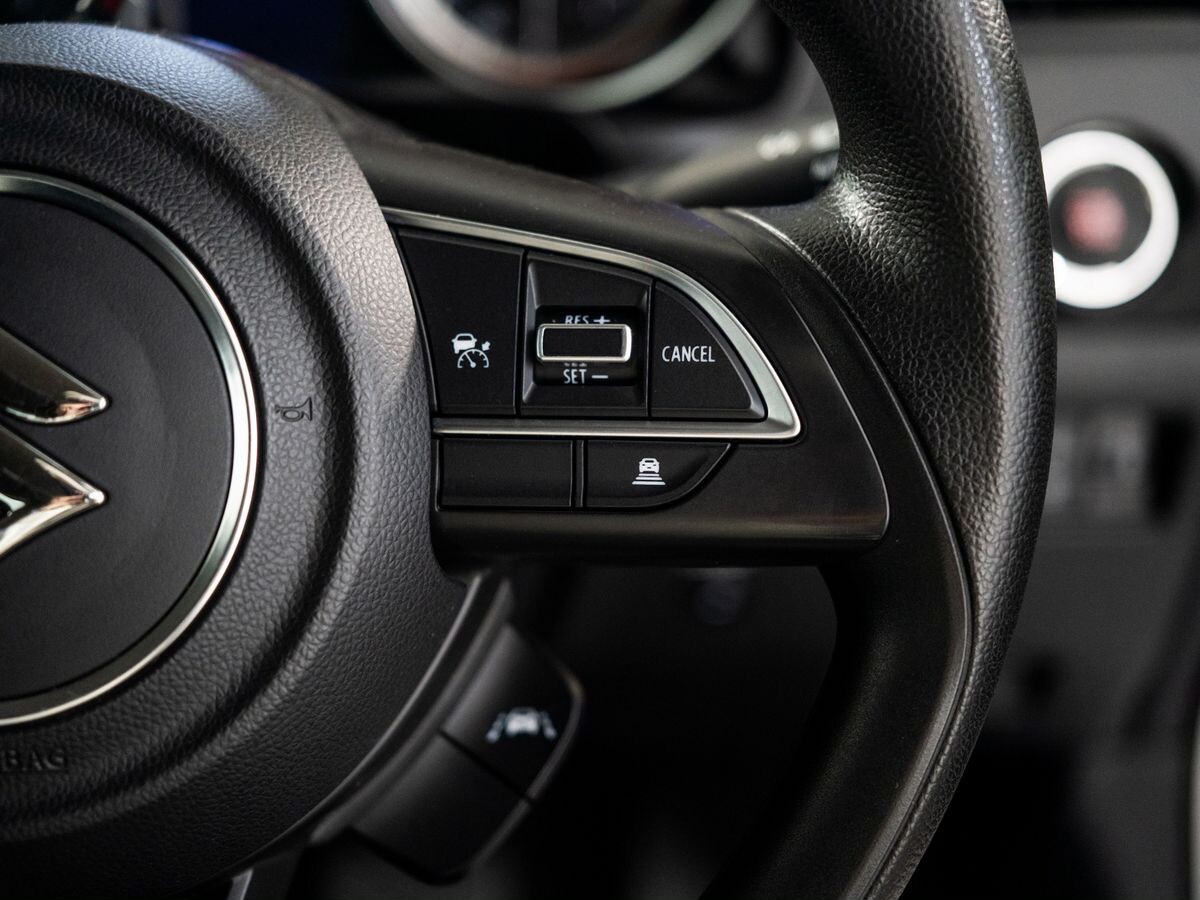 Suzuki Swift 2020 - фото автомобиля