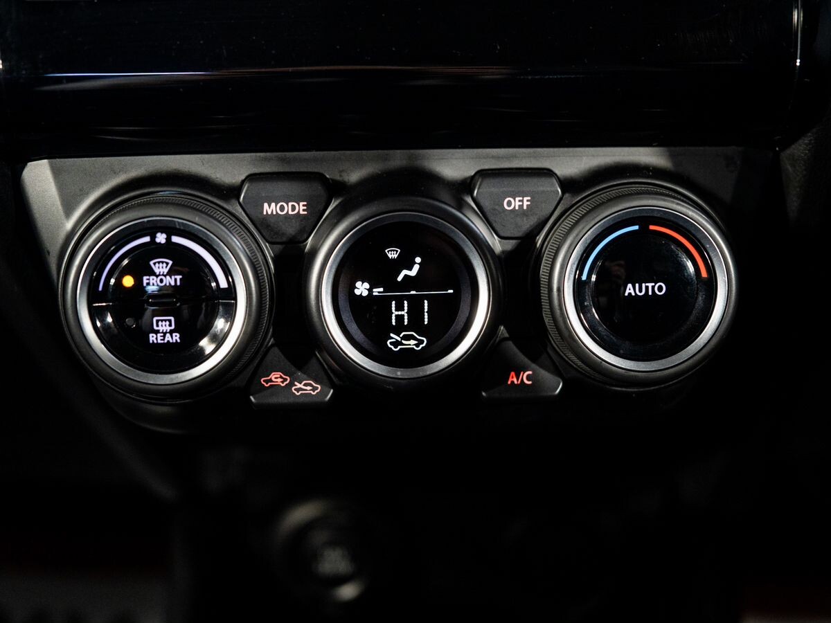 Suzuki Swift 2020 - фото автомобиля