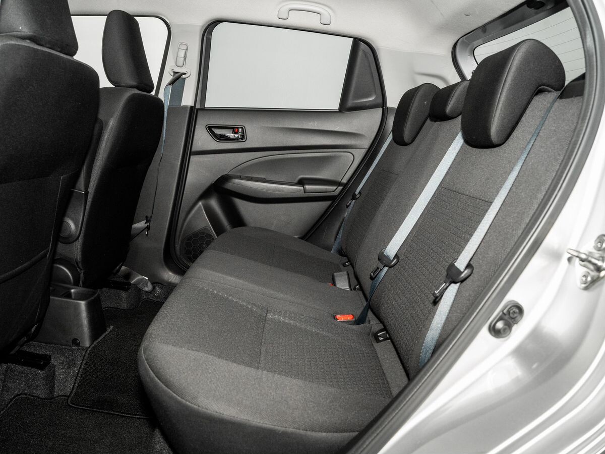 Suzuki Swift 2020 - фото автомобиля