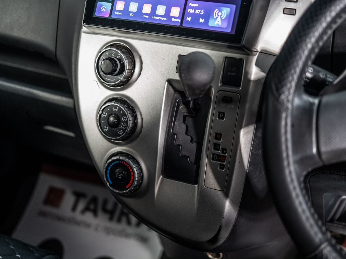 Toyota Ractis 2009 - фото автомобиля