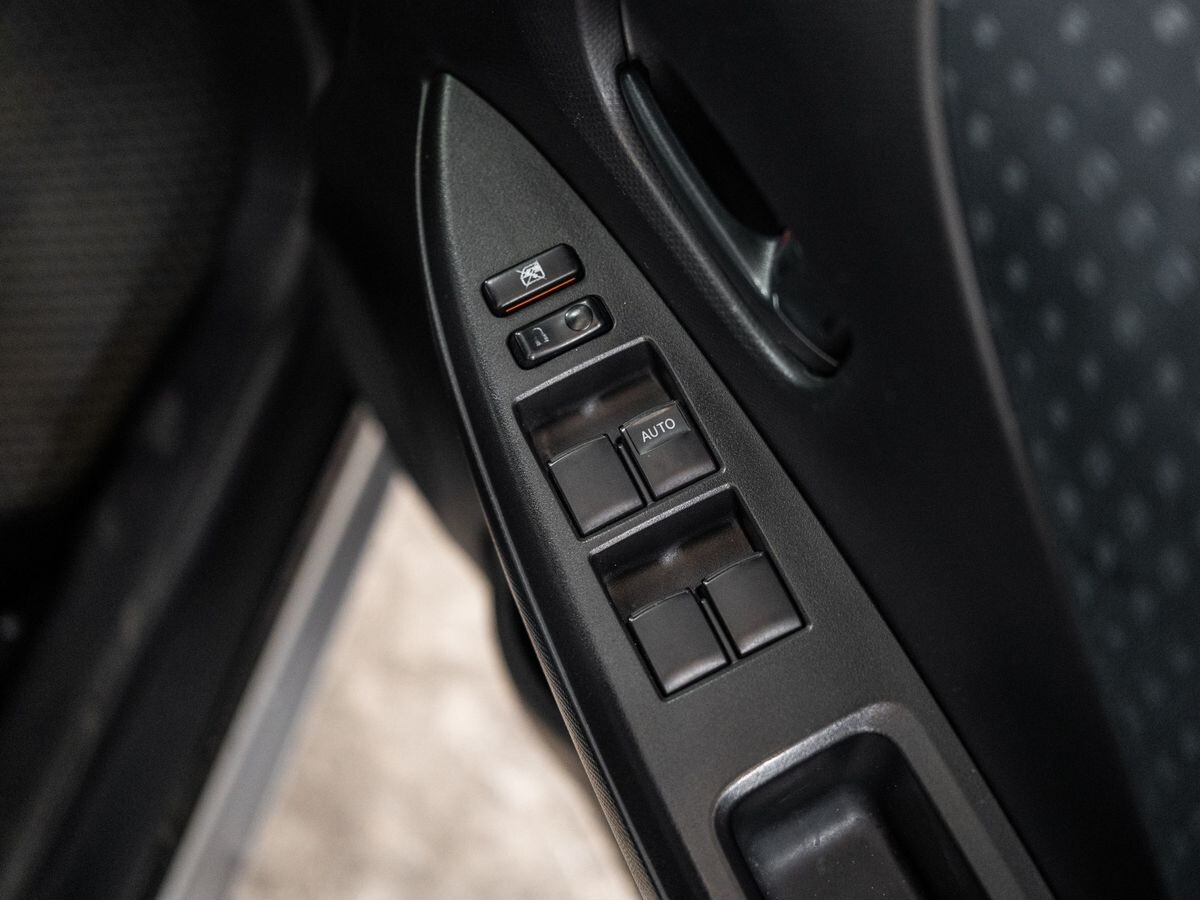 Toyota Ractis 2009 - фото автомобиля