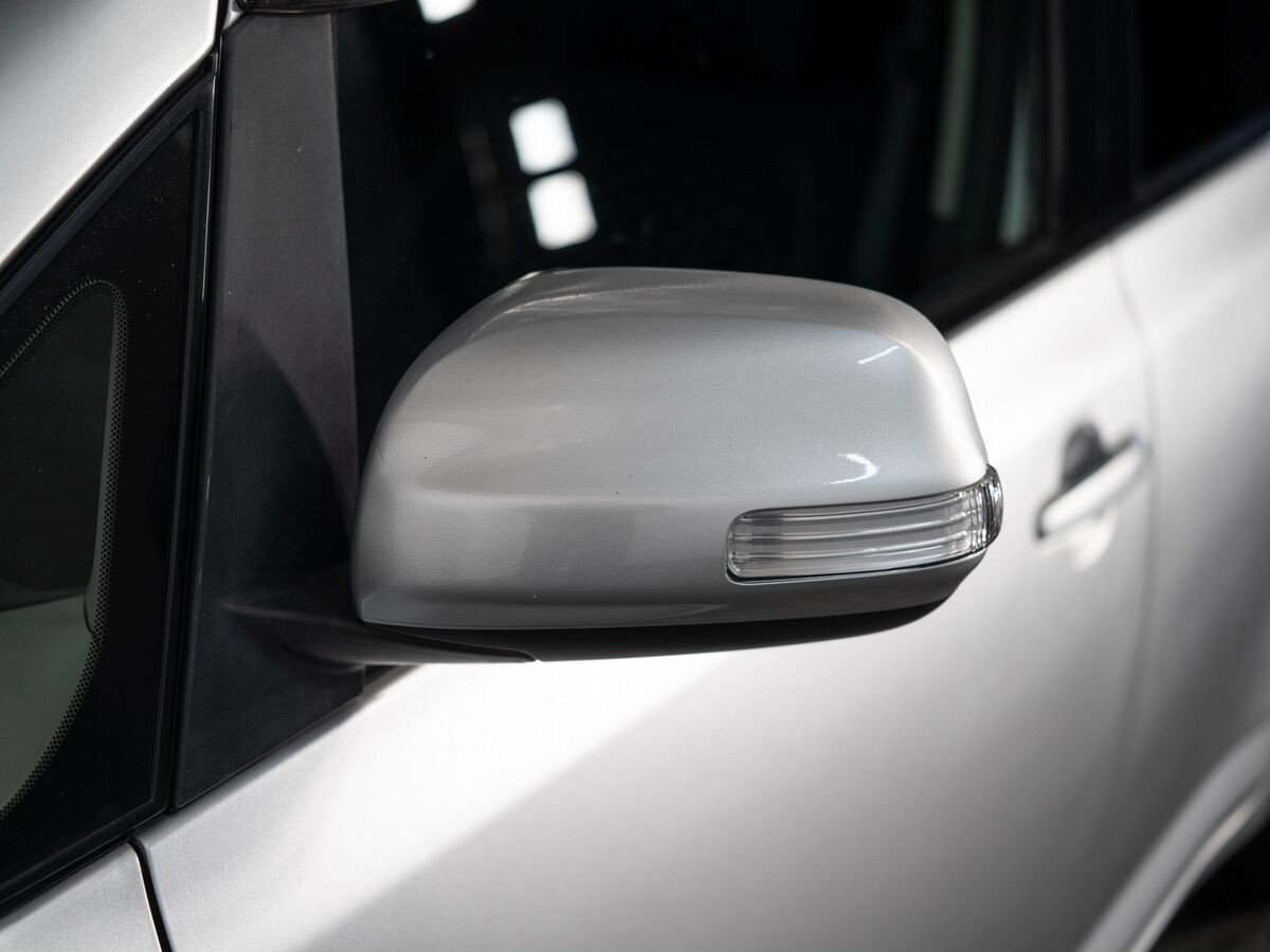 Toyota Ractis 2009 - фото автомобиля